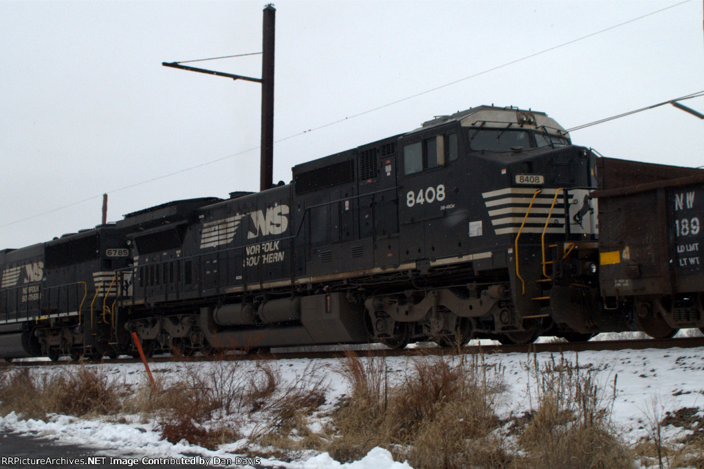 NS C40-8W 8408 trails on 60Z